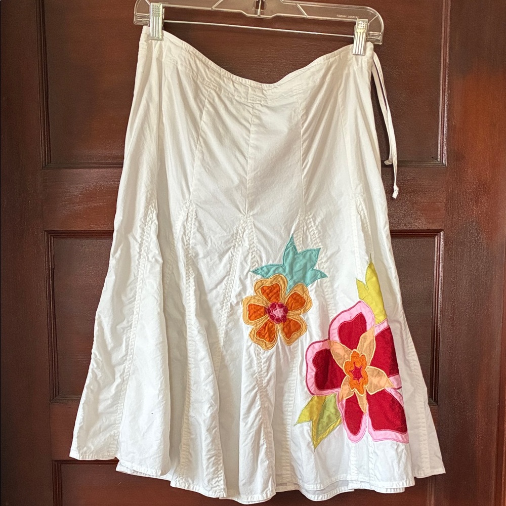 MaxMara White Skirt with Colorful Floral Design